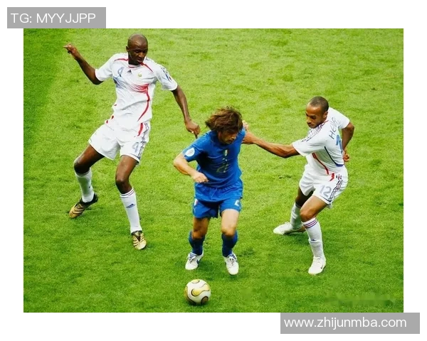 姓豪的足球明星们的辉煌成就与传奇故事解析