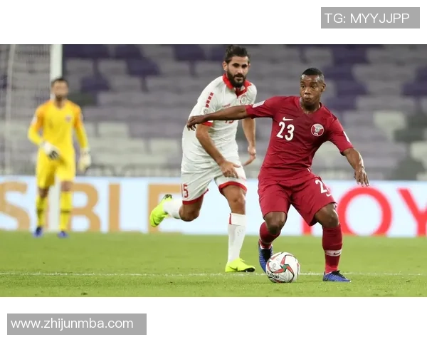 卡塔尔足球明星与男模的完美结合揭示时尚与运动的魅力